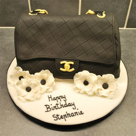 gateau sac a main chanel|Plus de 100 idées de gâteaux Chanel tendance pour la.